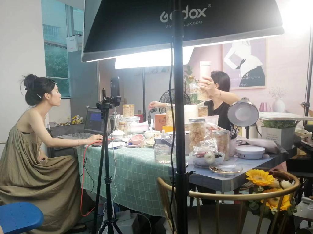 英国上市公司365